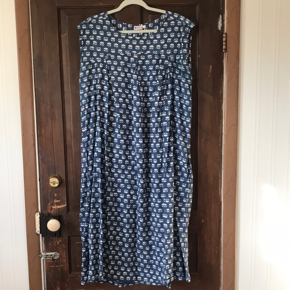 Blue Sleeveless Patterned Dress